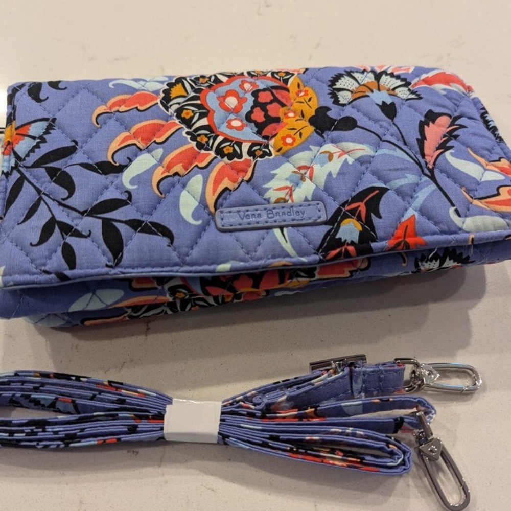 NWT Vera Bradley Quilted Floral Crossbody Hipster Wallet RFID w/Mural Print - Picture 2 of 15